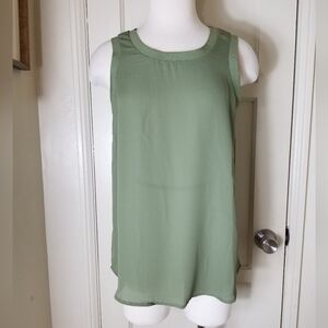 41 HAWTHORN NWT M olive green sleeveless flowy lightweight blouse